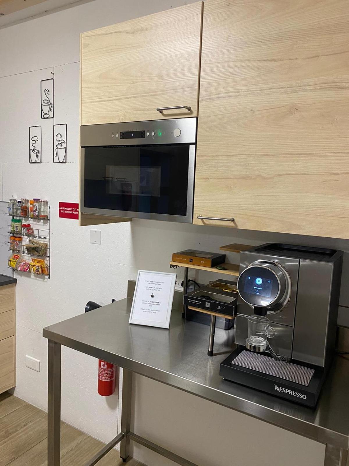 Bohobos Hostel Antibes Zewnętrze zdjęcie