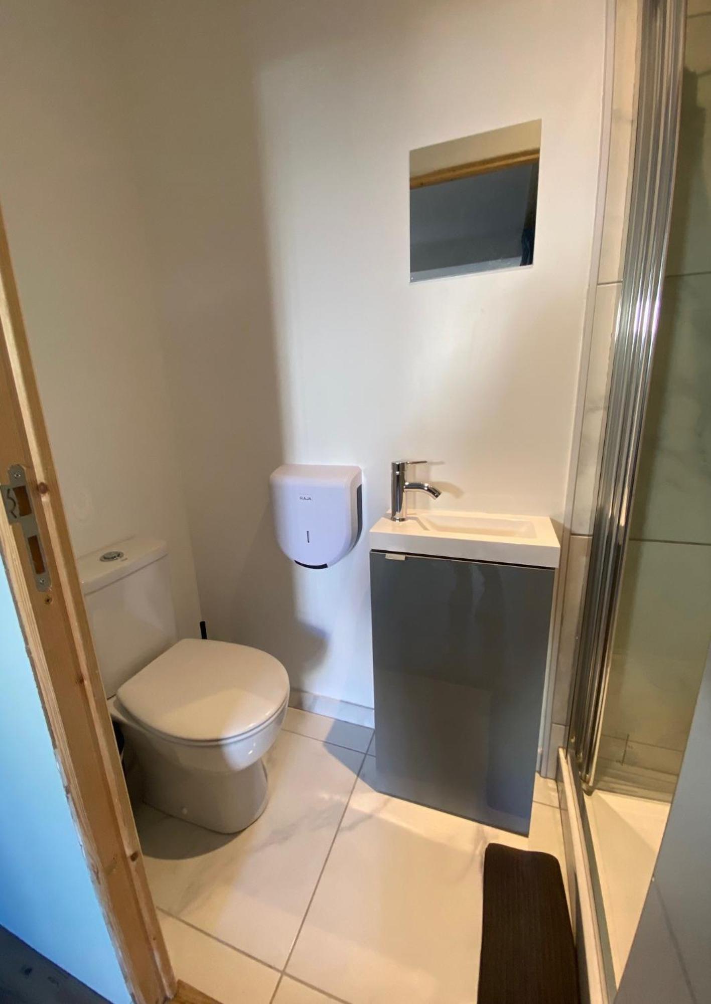 Bohobos Hostel Antibes Zewnętrze zdjęcie